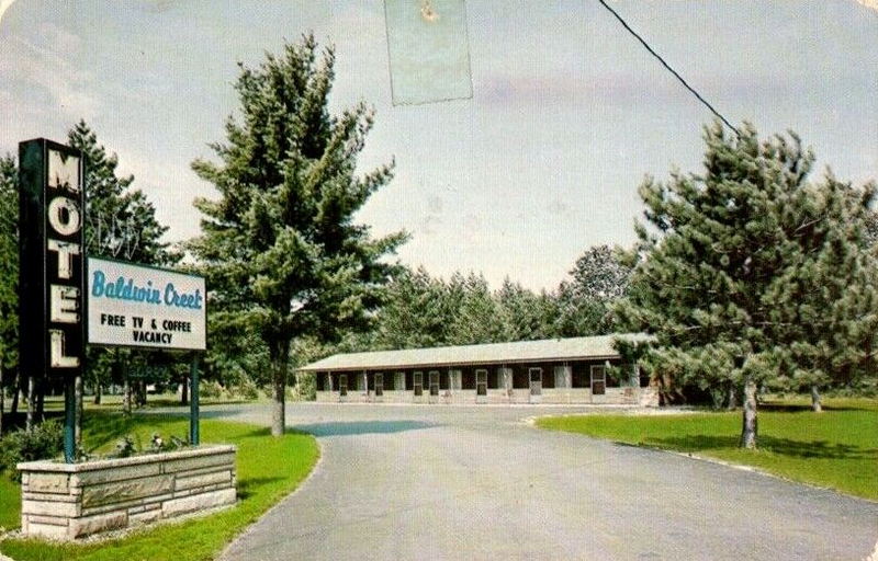 Baldwin Creek Lodge (Baldwin Creek Motel) - Old Postcard
